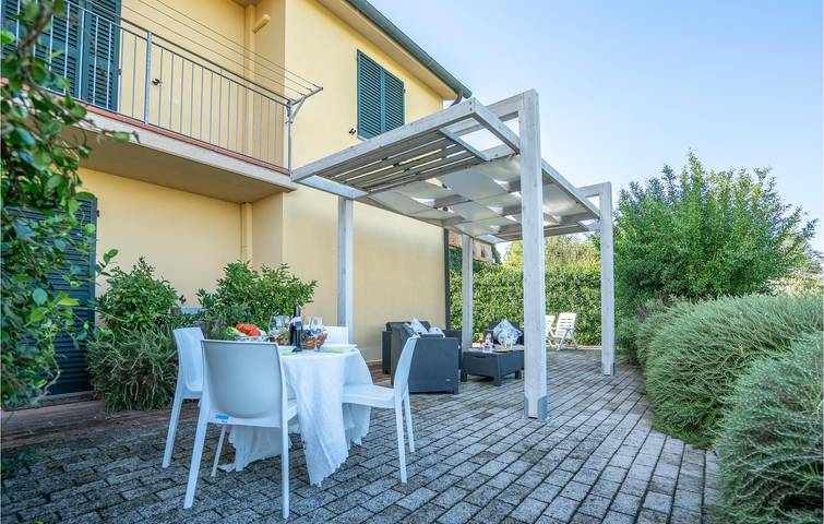 Air-Conditioned Vacation Apartment in Lajatico in Lajatico, Pisa Province