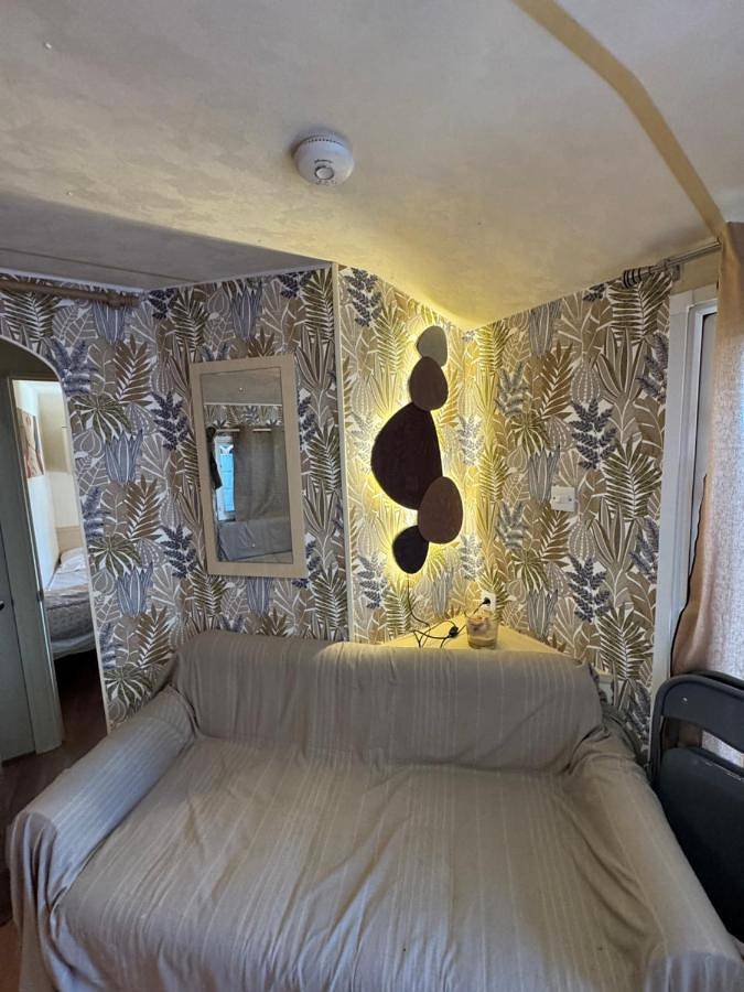 Camping pour 6 personnes, avec piscine ainsi que jardin et bassin pour enfant à Gassin - 4