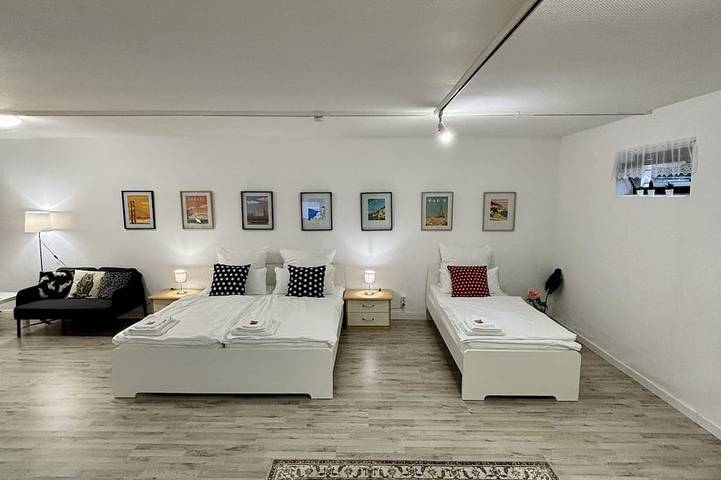 Ganze Wohnung, Ruhiges & gemütliches Doppelzimmer + Einzelbett in Top Lage in Langenfeld (Rheinland), Kreis Mettmann