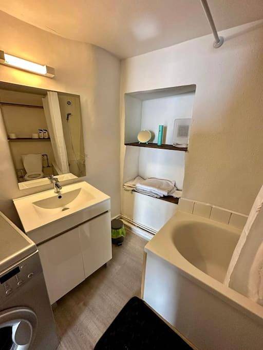 Appartement entier, One-Bedroom Apartment in Thonon-les-Bains, Région de Thonon-les-Bains