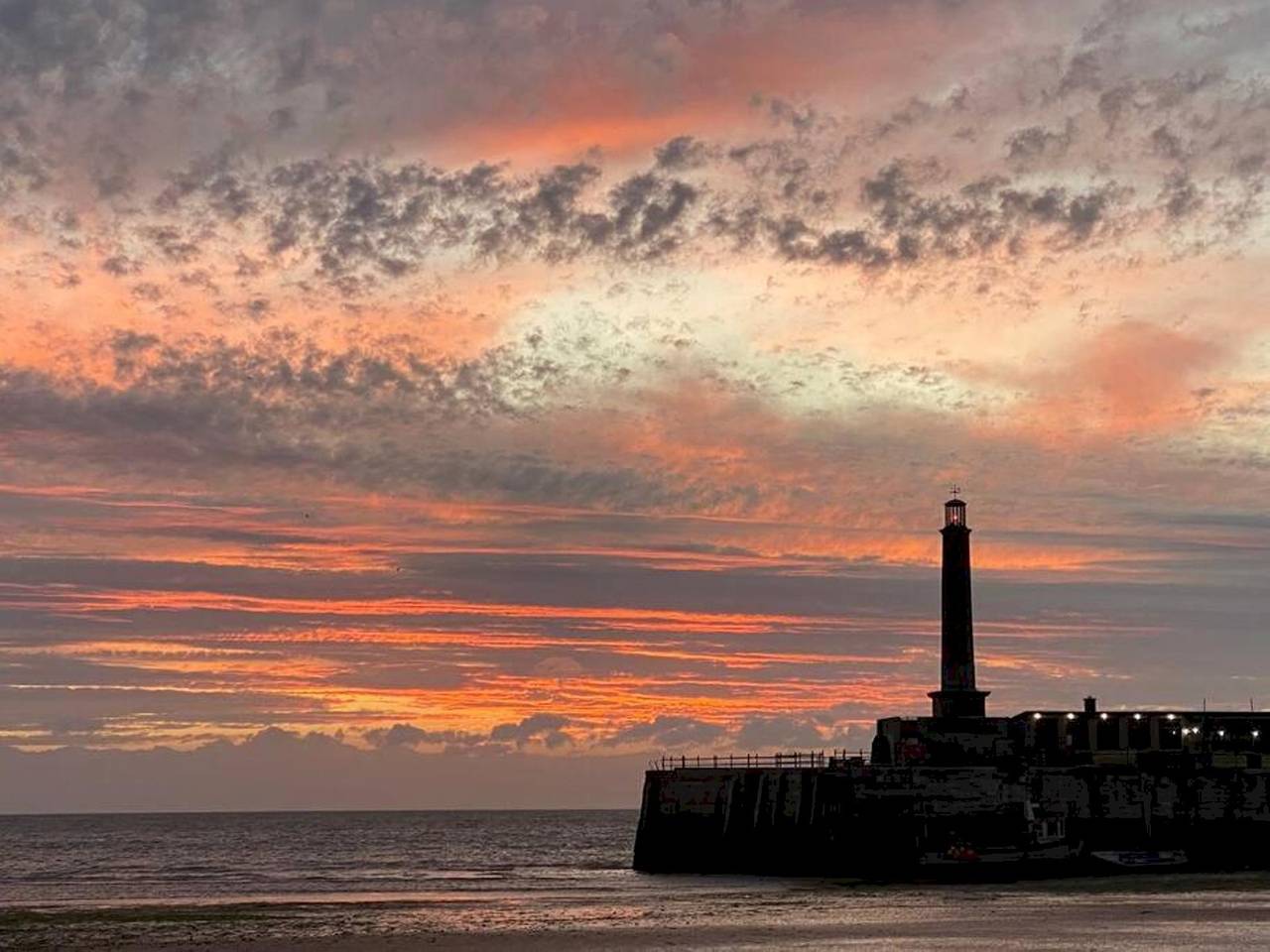 Spacious 4-Bed Seaside Retreat w/ Garden | Pass The Keys in Botany Bay, Kent