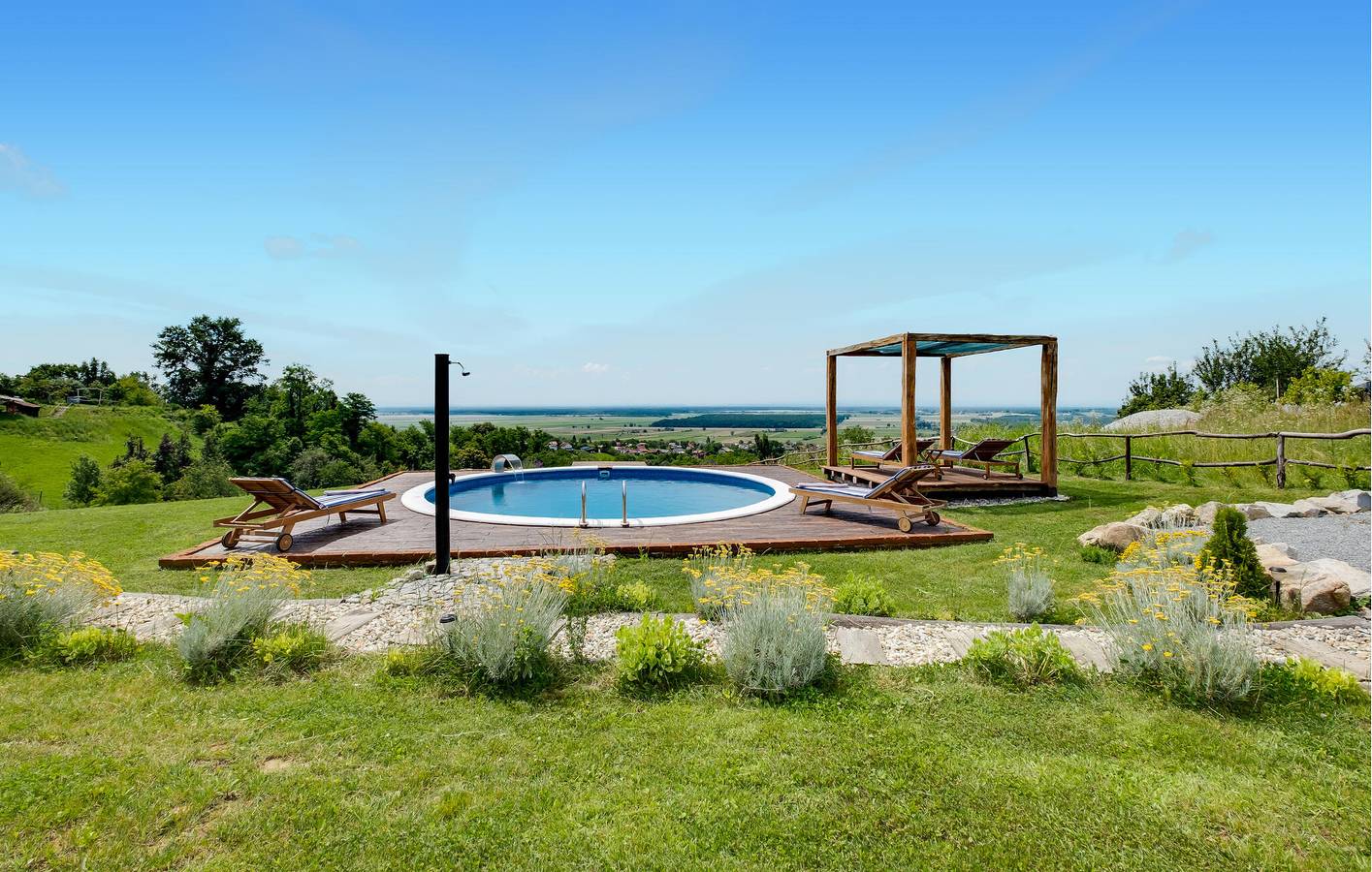 Reizende 94 m² große Wohnung mit Pool, Terrasse und WLAN in der Nähe des Stadtzentrums von Popovača in Sisak-Moslavina
