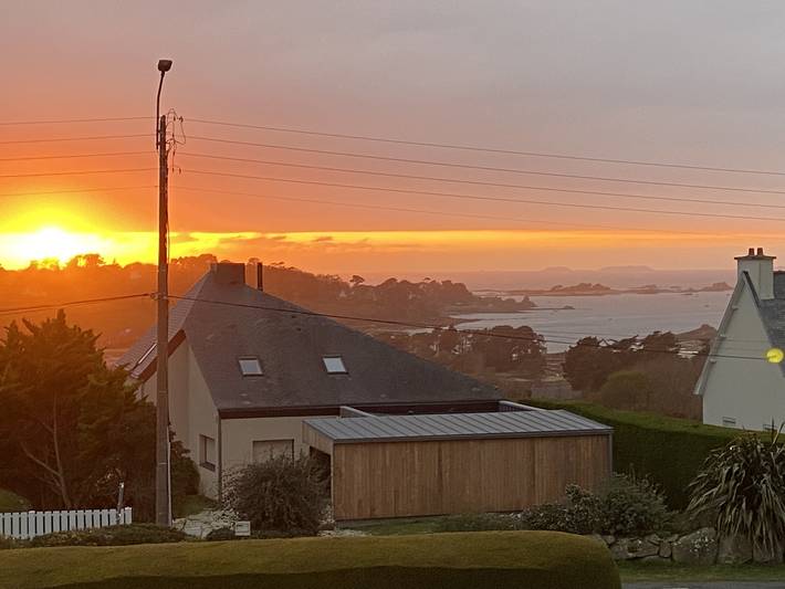 Location de vacances pour 8 personnes, avec jardin et vue sur l’océan, adapté aux familles dans Buguélès - 3