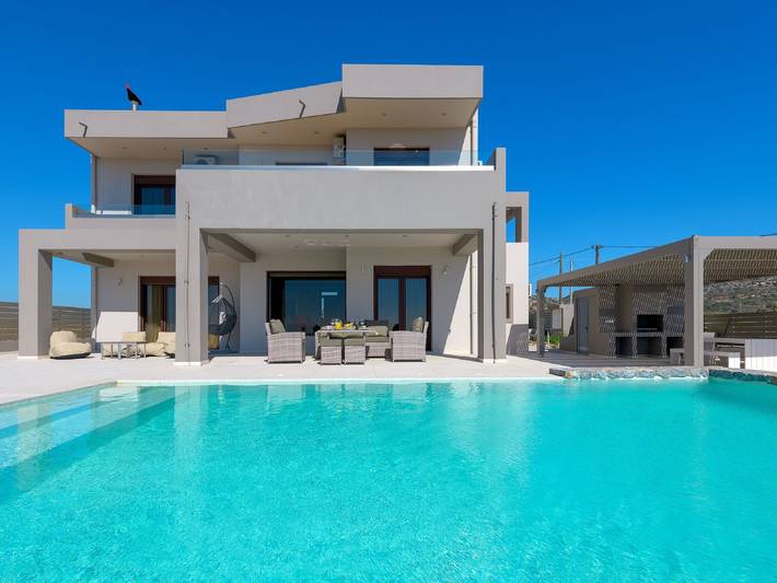 Ferienhaus für 8 Personen, mit Balkon und Terrasse sowie Garten und Pool in Afantou
