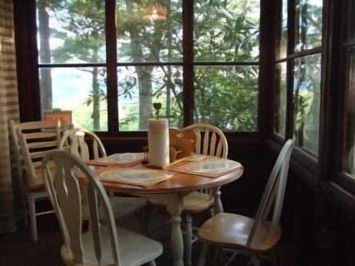 Log cabin for 6 people, with terrace in Maine
