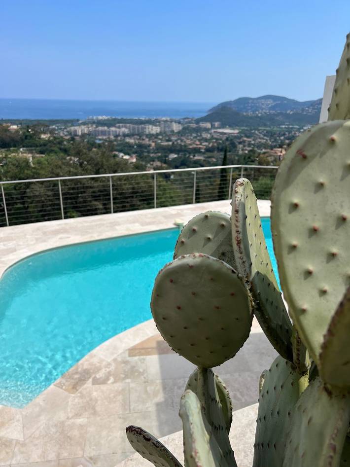 Location de vacances pour 2 personnes, avec piscine ainsi que jardin et jacuzzi à Mandelieu-la-Napoule - 3