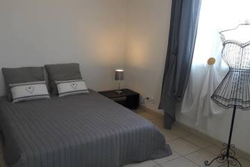 Maison De Vacances pour 6 Personnes dans Pont-Saint-Esprit, Région de Nîmes, Photo 3
