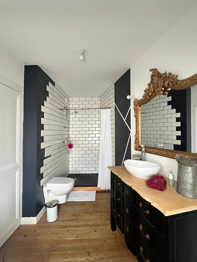 Chambre d’hôte pour 4 personnes, avec vue et jardin