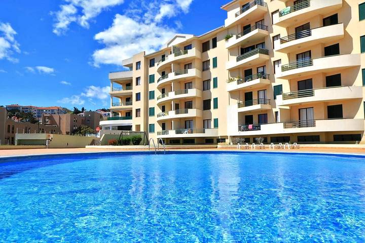 Gîte pour 4 personnes, avec Piscine à São Gonçalo