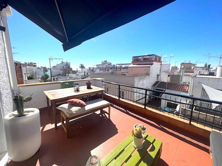 Apartamento para 2 personas, con terraza y vistas, Se admiten mascotas en Sitges
