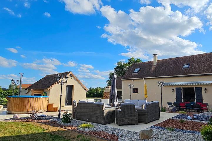 Gîte pour 12 personnes, avec jardin