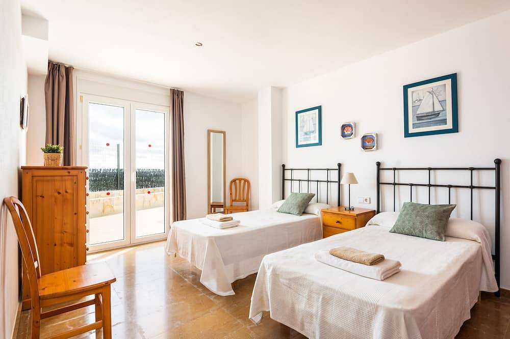 Villa Gill by Escape Home in Coves Noves, Es Mercadal