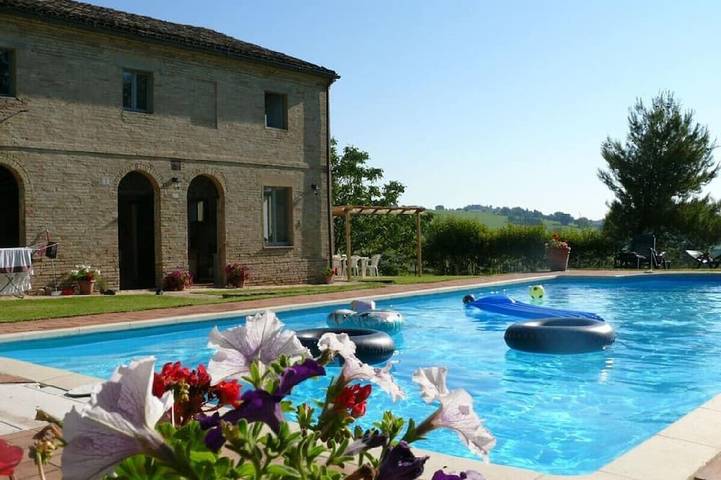 Villa for 14 people, with garden - 1