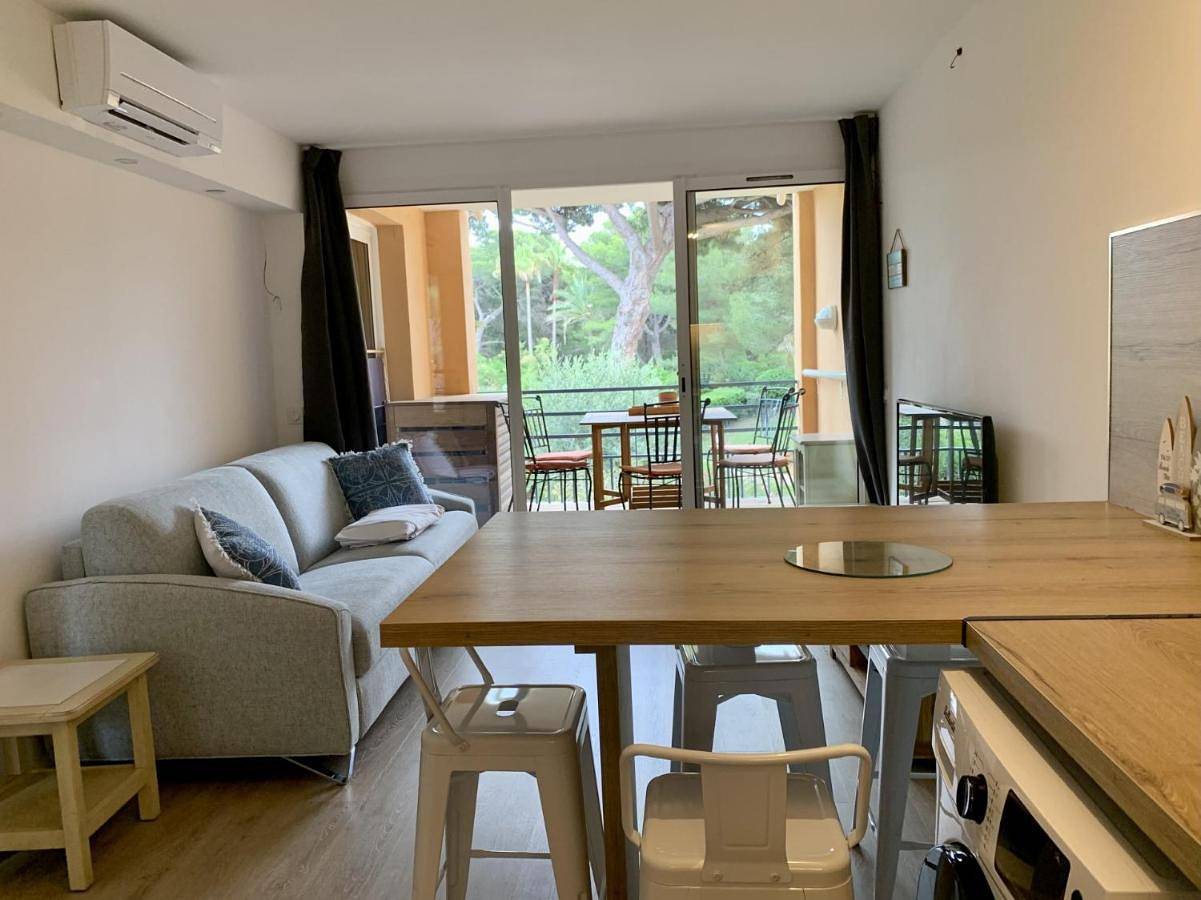 La Badine Appartement rénové Haut de gamme Balneo Climatisation in Hyeres, Parc national de Port-Cros