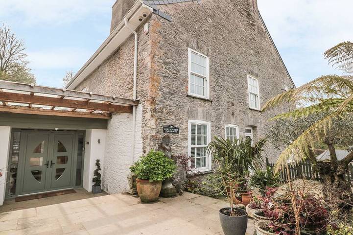 Cottage for 10 people, with garden, with pets in Dittisham