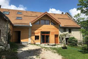 Gîte pour 10 personnes, avec jardin ainsi que terrasse et jacuzzi à Méaudre