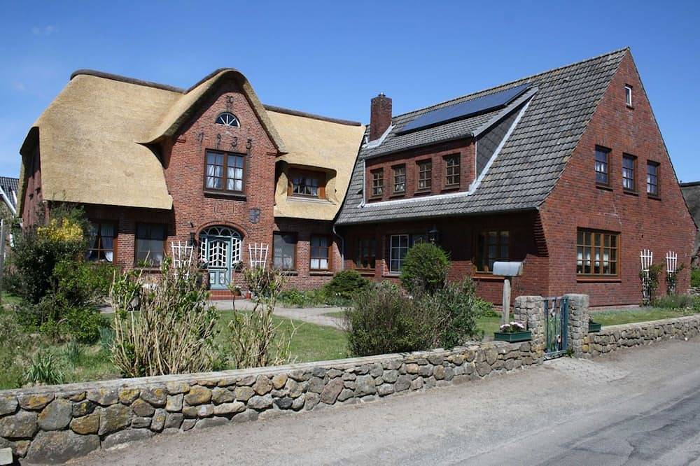 Ganze Wohnung, Haus Tholund - Fewo 2 in Utersum, Föhr