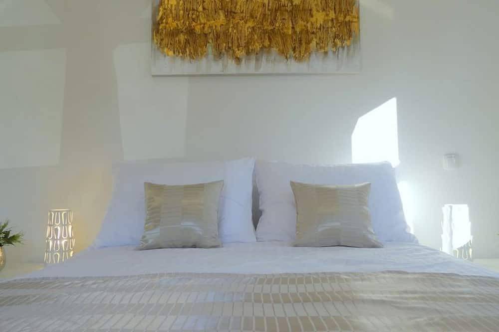 Villa Anna (5*) : Steinhaus, Beheizter Pool, Whirlpool, 900m zum Meer in Krk Stadt, Krk