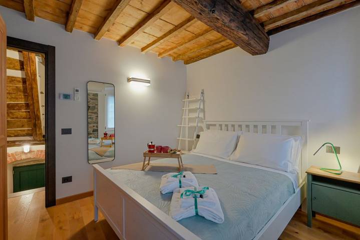 Appartamento intero, Guesthost - La Casa in Sasso Flat with Terrace in Riomaggiore, Comune di Riomaggiore