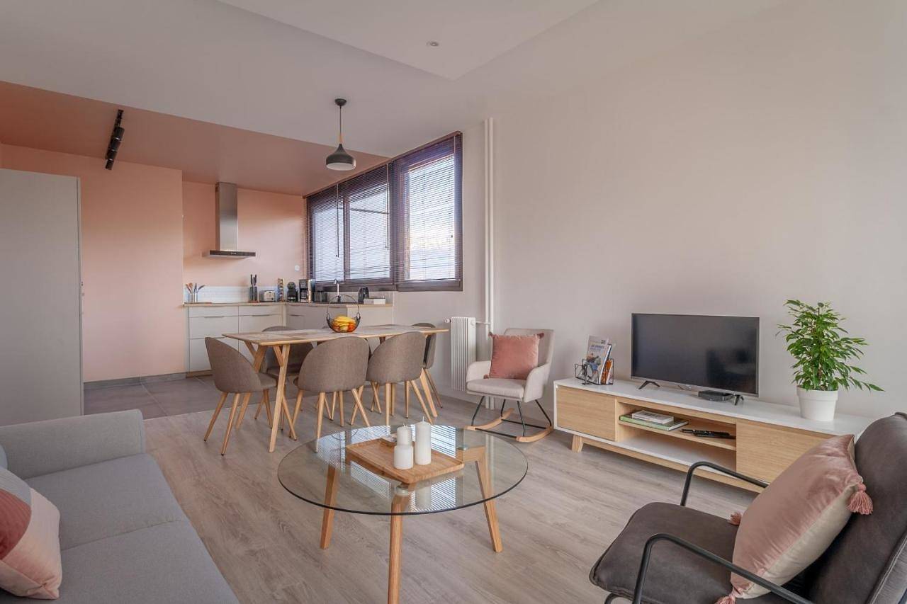 Appartement entier, Three-Bedroom Apartment in Seynod, Annecy (commune)
