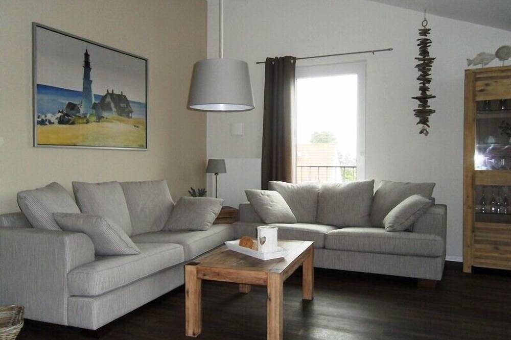 Ganze Wohnung, Romantische Fewo am Strand mit sonnigem Meerblick-Balkon in Hauptstrand Glowe, Glowe