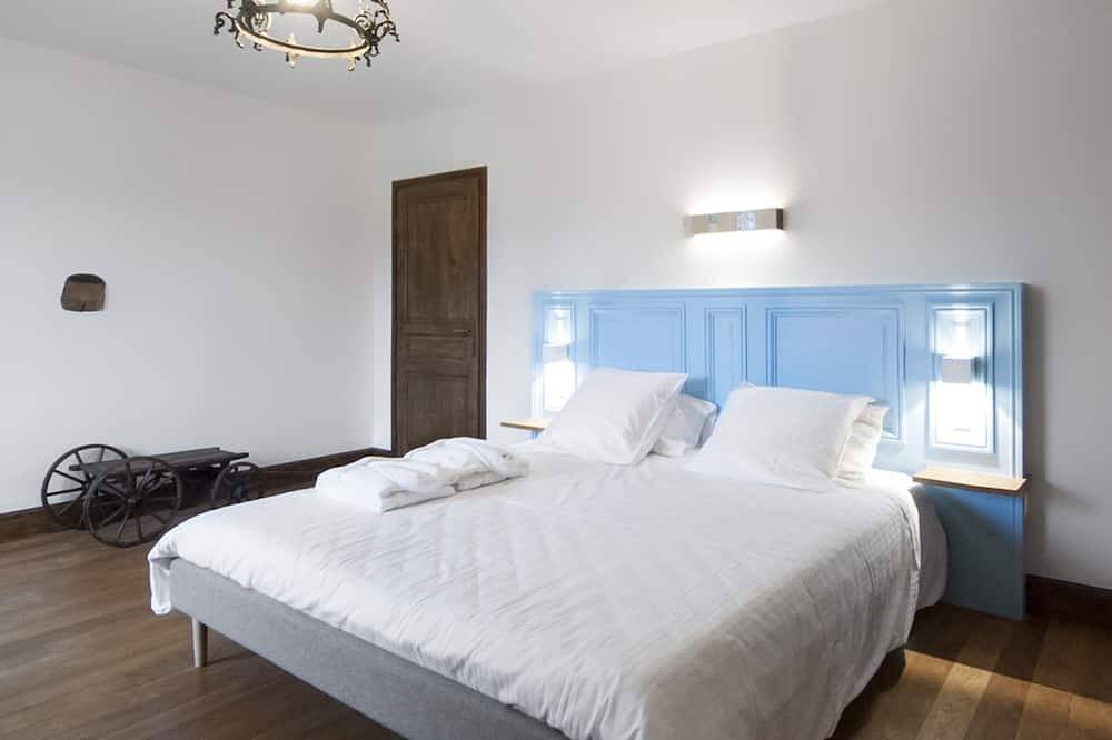 Double room-Deluxe-Ensuite-Garden view-Avec Hammam in Éguilly, Beaune region