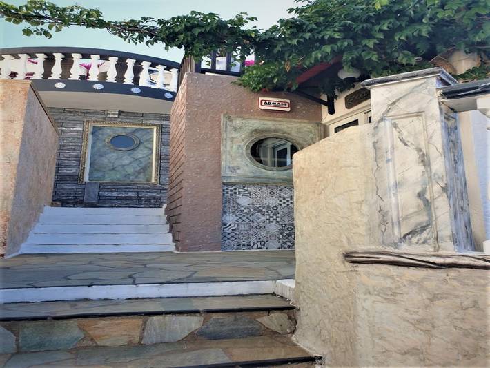 Vakantieappartement voor 5 personen, with Uitzicht op zee and Balkon/Terras as well as Tuin and Uitzicht in Koutouloufari
