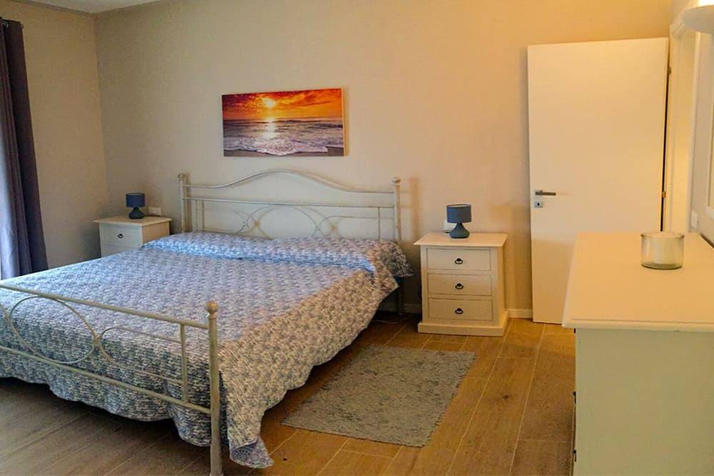 Entire apartment, Apartment With Garden In Residence With Pool in Porto Pino Beach, Porto Pino