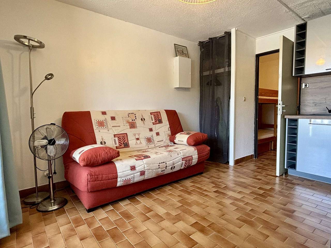 Entire apartment, Studio Near Beach with Pool, Parking, and Balcony - Sleeps 4 in La Côte Vermeille, Argelès-sur-Mer
