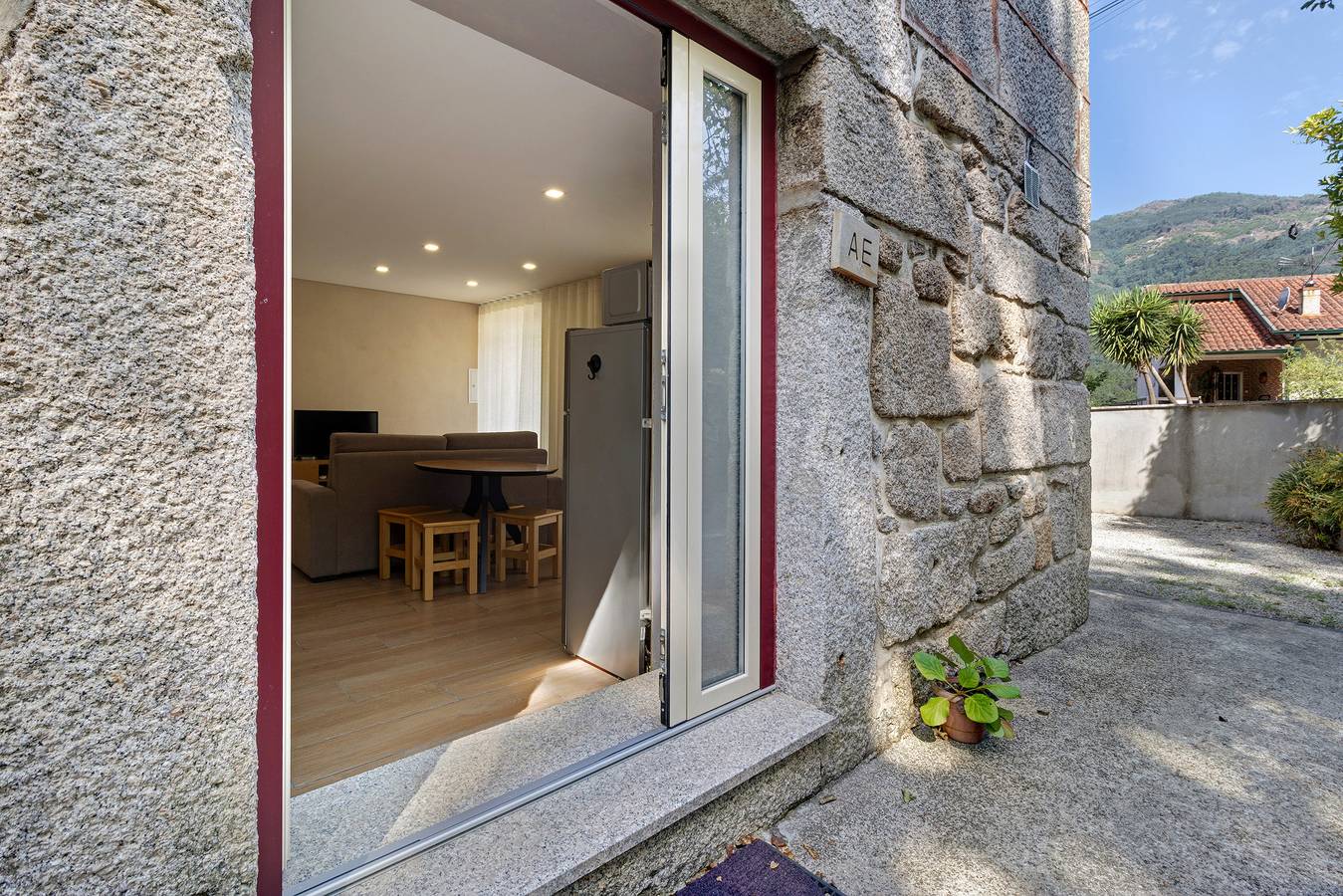 Ganze Wohnung, Ferienwohnung 'E' mit Bergblick, Wi-Fi und Klimaanlage in Vilar da Veiga, Gerês