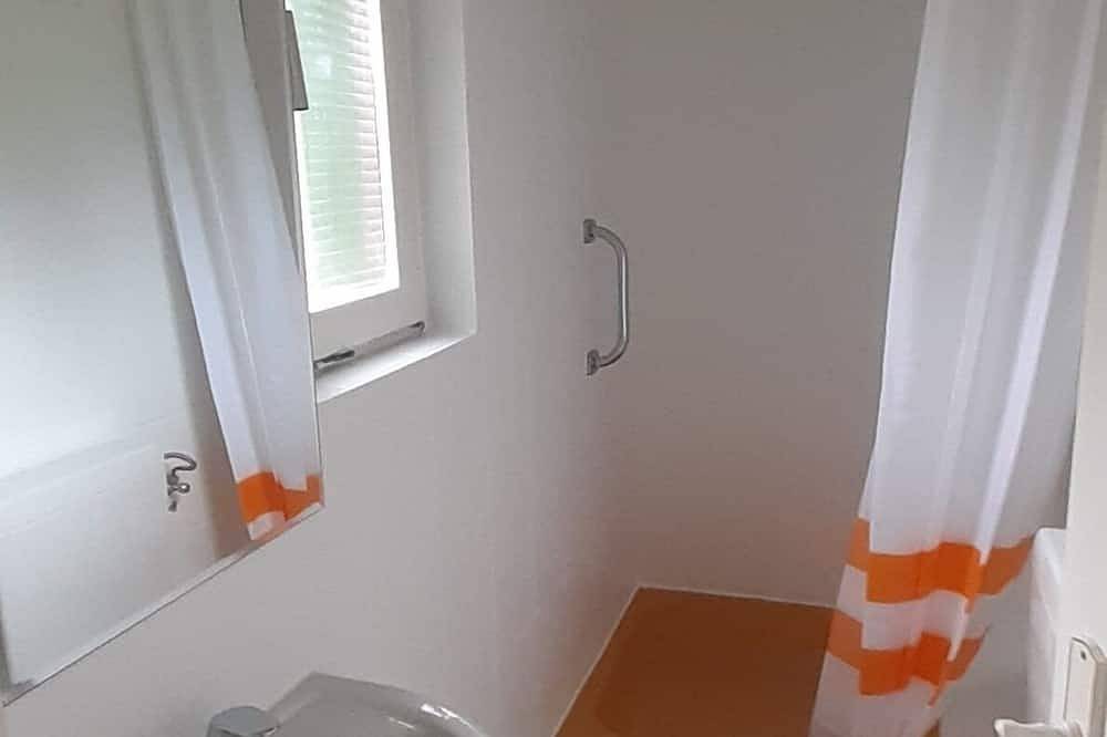 D&B staycation Ferienpark,\nferienwohnung \"Die Orange\" in Niedenstein, Schwalm-Eder-Kreis