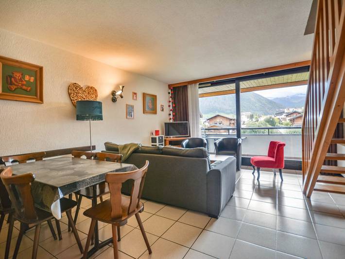 Ganze Wohnung, Ruhige, geräumige T3-Maisonette für 6 Personen mit Balkon in Morzine, nahe Skilifte und Zentrum in Morzine, Les Portes du Soleil