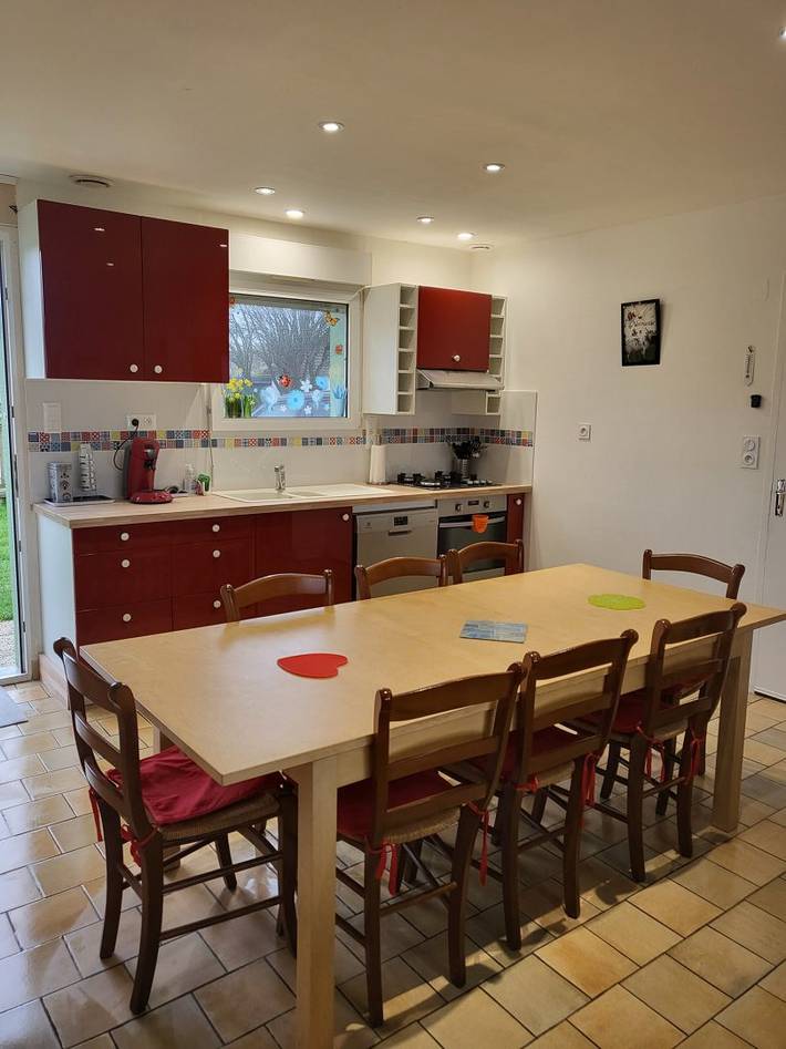 Gîte pour 8 personnes, avec terrasse et jardin