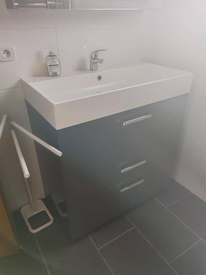 Gîte pour 2 personnes, avec terrasse ainsi que jardin et vue dans Torcy - 3