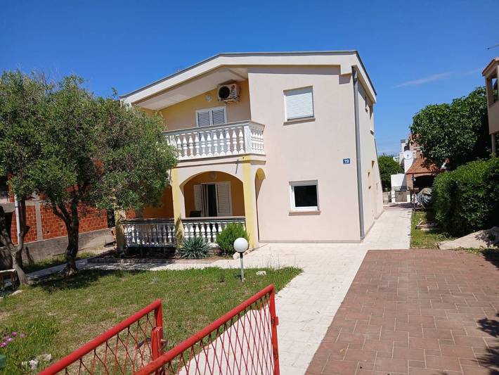 Ferienwohnung für 6 Personen, mit Balkon und Garten auf Pag - 2