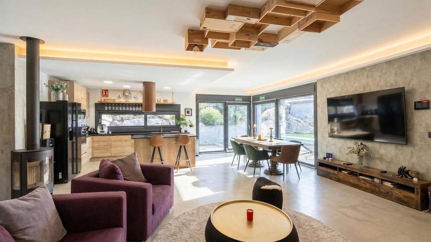 Casa rural para 6 personas, con piscina y jardín, Se admiten mascotas en El Tiemblo - 2