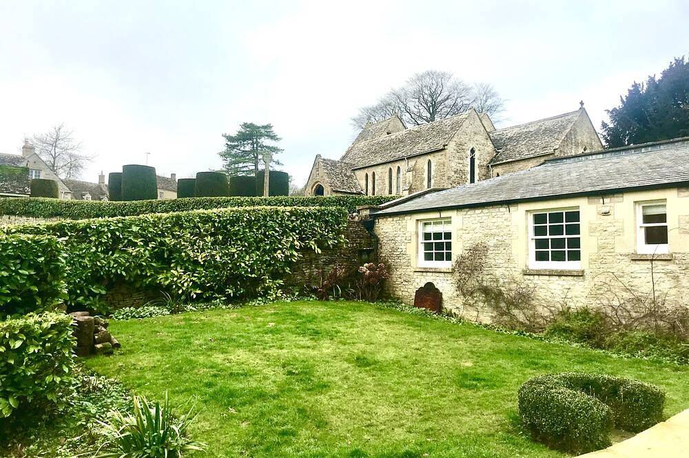 Apartamento entero, Hermoso estudio recientemente convertido en el idílico pueblo de Cotswold. in Gloucestershire