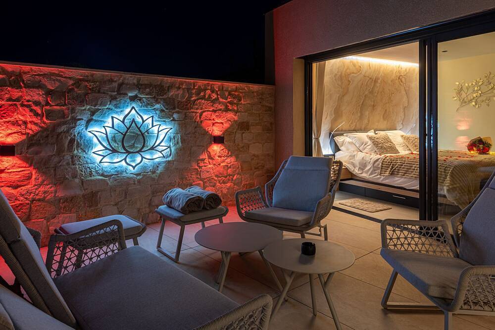 Zen energie romantic suite in Volx, Parc naturel régional du Luberon