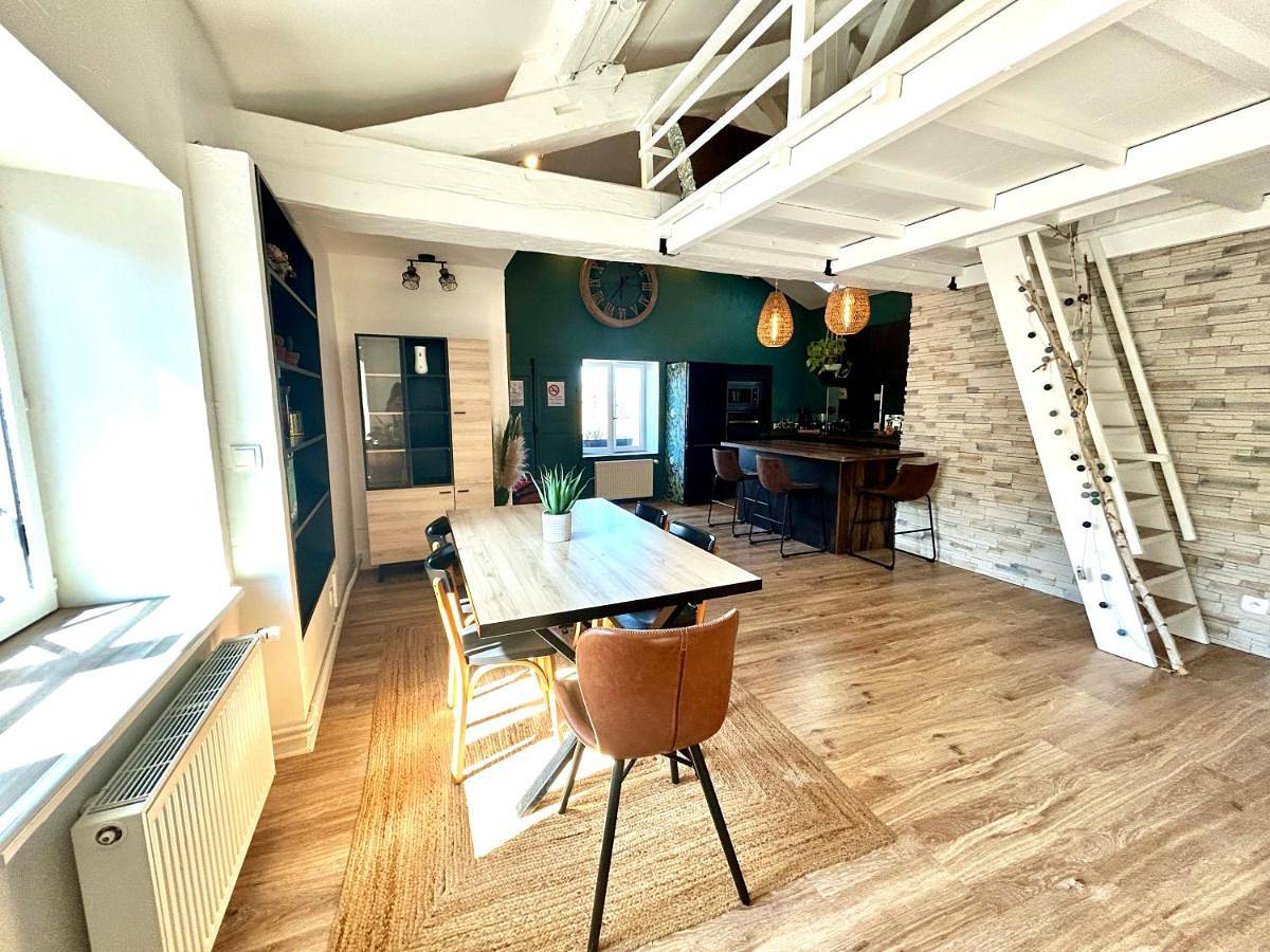 Appartement entier, Two-Bedroom Apartment in Villefranche-sur-Saône, Beaujolais