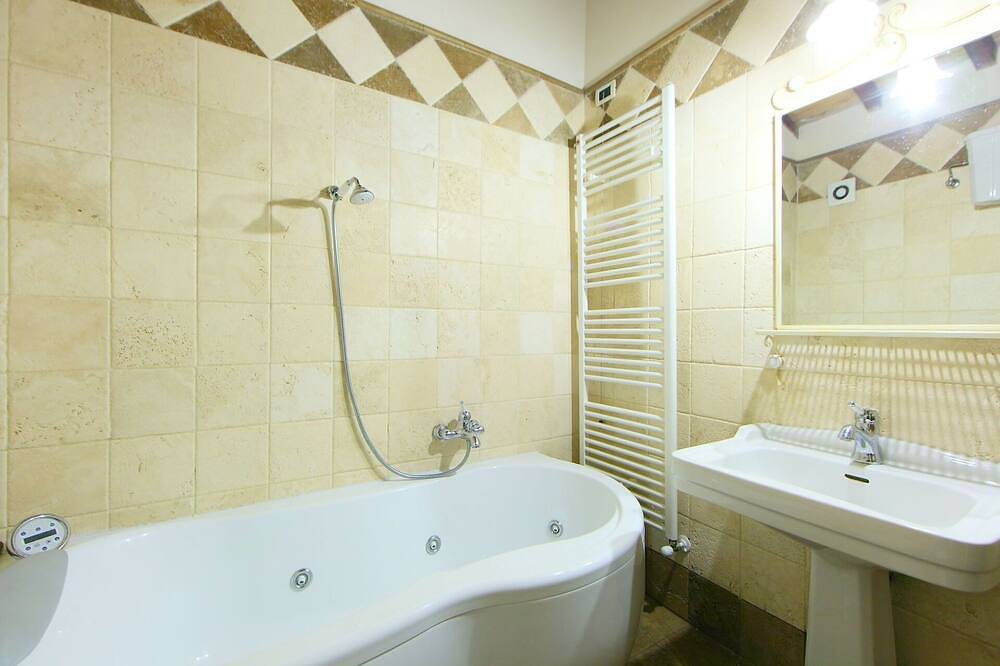 Preciosa casa de vacaciones privada con piscina privada, Wifi, jacuzzi, Tv, patio in Sansepolcro, Valtiberina