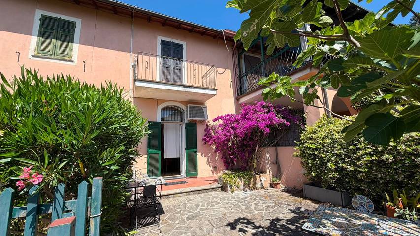 Appartement entier, Appartement « Blu » avec vue mer, Wi-Fi et climatisation à Bonassola in Bonassola (City), Bonassola
