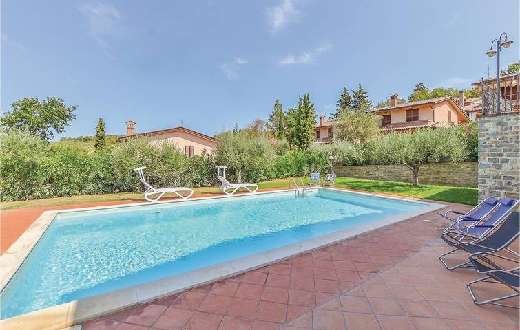 Magione Getaway: 100 Sqm, Pool, Garden & Parking! in Magione, Lake Trasimeno