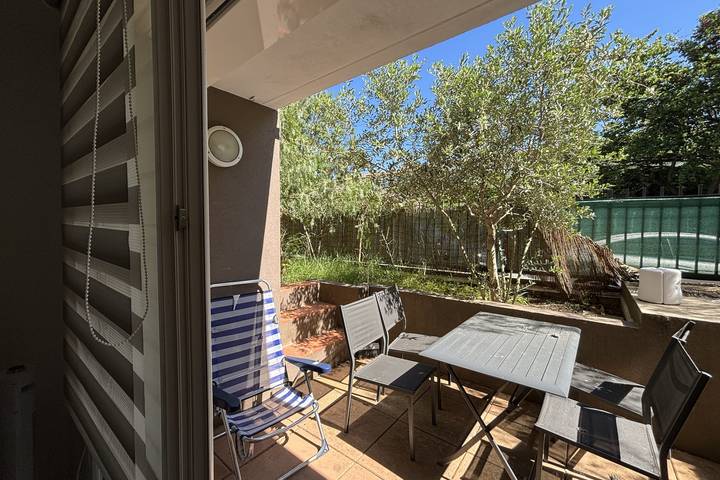 Gîte pour 4 personnes, avec terrasse ainsi que piscine et jardin, animaux acceptés dans Vieux Port (Saint-Raphaël) - 2