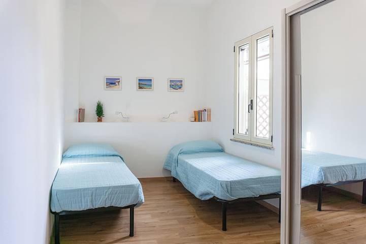 Ganze Wohnung, Spacious apartment within walking distance of the historic center and shopping streets in La Vega (Sardinia), Cagliari