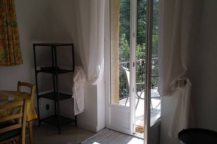 Appartement de vacances pour 2 personnes, avec sauna et terrasse ainsi que jardin et piscine