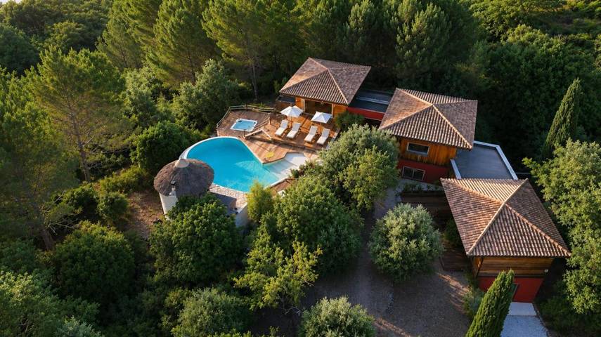 Maison d’hôte pour 2 personnes, avec Terrasse et Jacuzzi ainsi que Jardin et Piscine