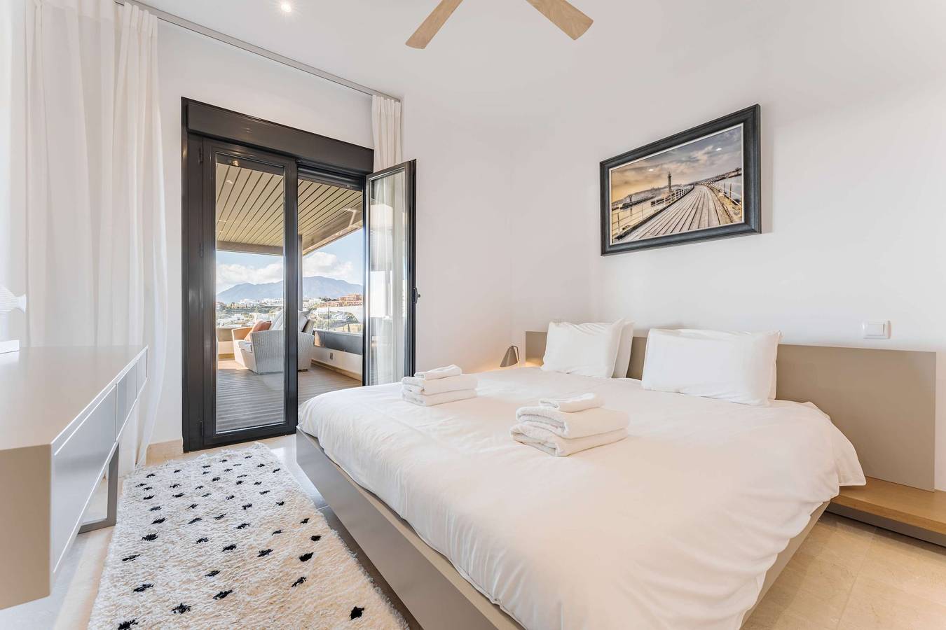 Appartement entier, Hoyo 2 | Panoramic Sea Views Golf Resort in Royal Flamingos Golf Resort, Benahavís