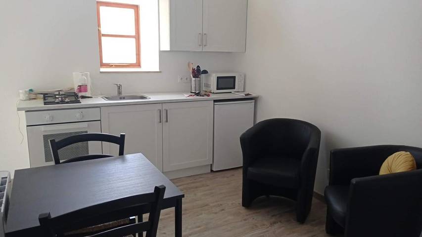 Location de vacances pour 2 personnes, avec terrasse ainsi que jacuzzi et piscine à Mantilly - 3