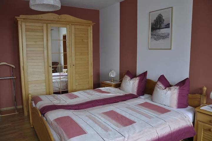 Ferienwohnung für 6 Personen, mit Terrasse und Garten in Ebensfeld - 2