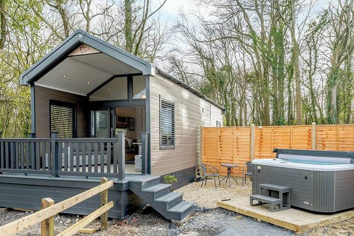 Holiday rental for 2 people, with garden and hot tub in Wiltshire